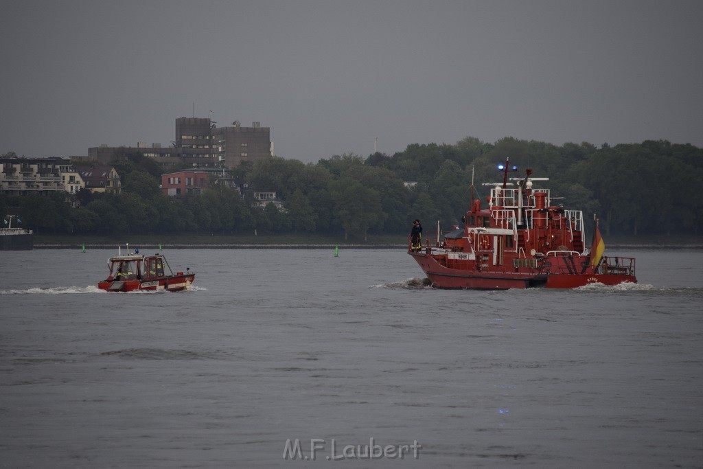 PRhein Koeln Porz Ensen Schwimmer untergegangen P111.JPG - Miklos Laubert